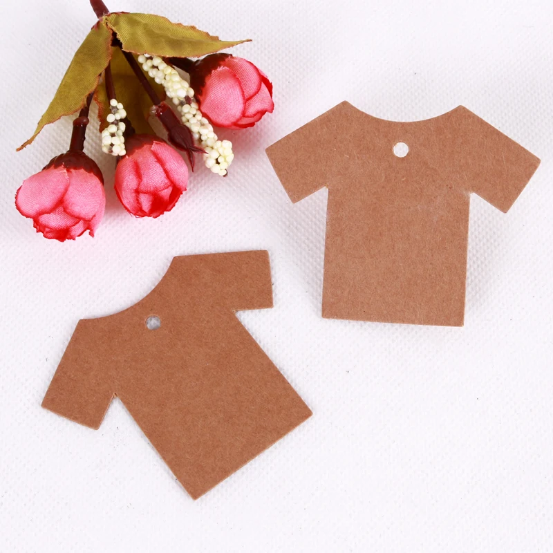 

HOT! 100Pcs/lot 5.5*7cm Clothes Shape Kraft Packing Label Wedding Party Label Price Gift Cards baking price tags/gift tag/labels