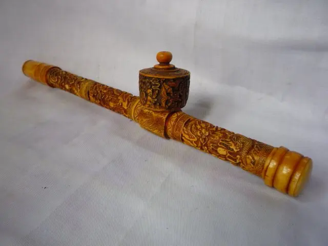 

Rare Qing Dynasty Bone Sculpture pipe,1842
