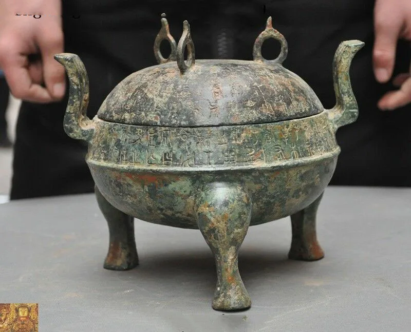 

wedding decoration China Dynasty Bronze Ware Ancient Text pattern Sacrifice tripod Crock pot statue