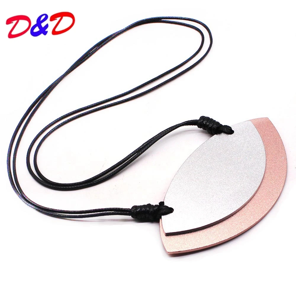

D&D Collares Brand Design Glamour Aluminium Necklaces & Pendants Heart Stitching Sisters Xmas Broken Heart Necklace For Women
