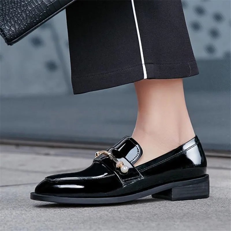2019 Spring New British Women Loafers Patent Leather Women's Oxford Shoes Shallow Mouth Square Toe Pearl Casual Flat Shoes Woman (23)