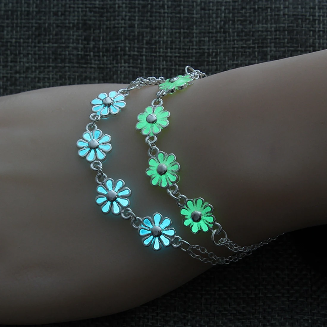 

Luminous Flowers Pendant Bracelet For Women Pretty Punk Lover Bangles Party Fashion Female Bracelet Jewelry Gift Glow In Dark