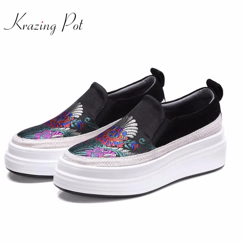 

Krazing Pot kid suede silk embroidery platform loafers sneakers women round toe slip on female mixed color vulcanized shoes L63