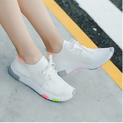 Comprar 2018 nueva llegada del verano tejido de punto mujeres zapatillas mujer diseñador zapatos ocasionales respirables Tenis Feminino blanco