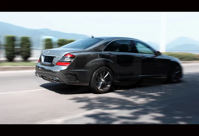 2007-2013 Mercedes Benz W221 S-Class  Black Series Style Rear Bumper FRP (15)