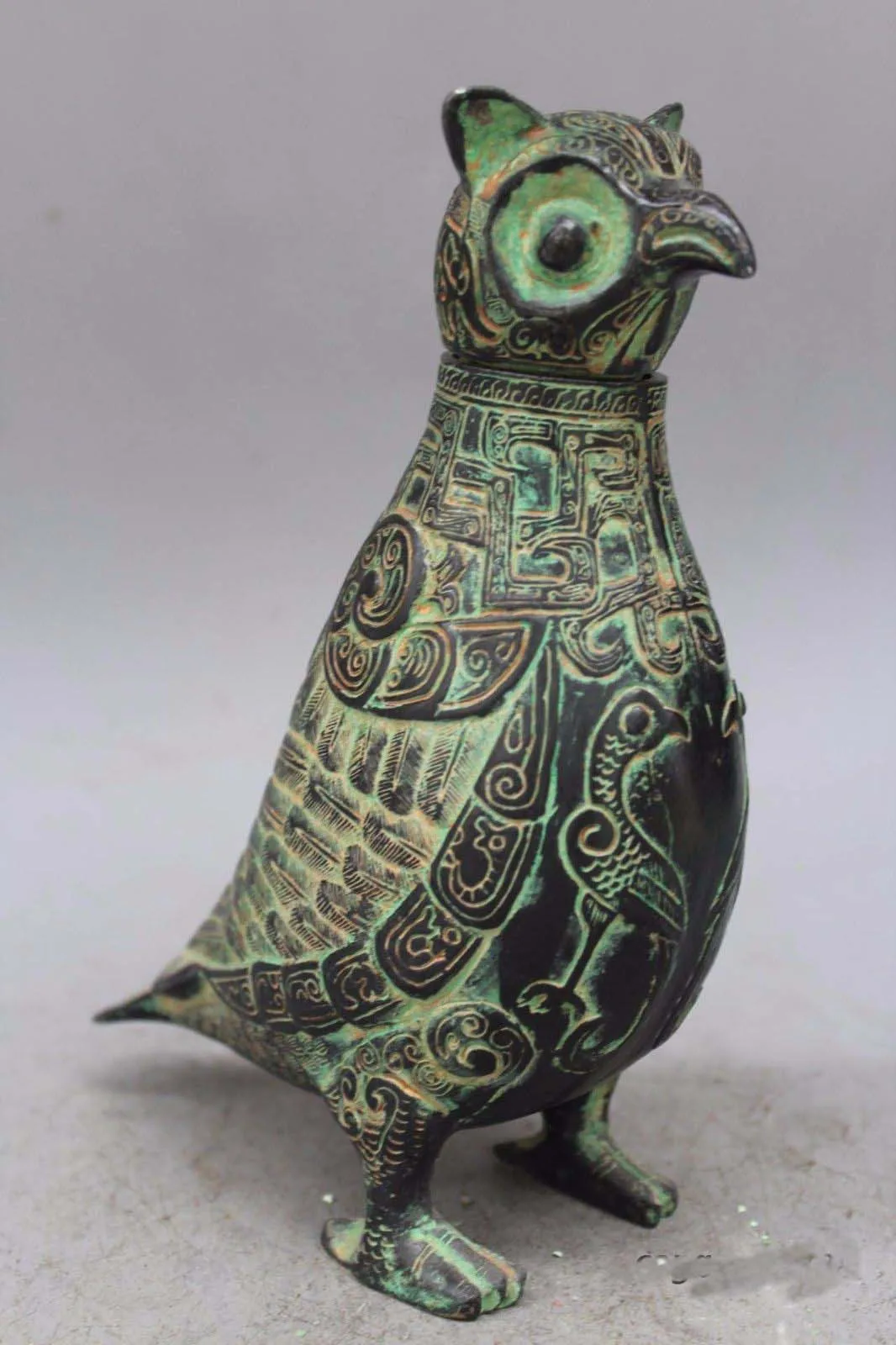 

8" China Bronze Fengshui Owl a Bird of Minerva Night Owl Wine Pot Vessel Statue