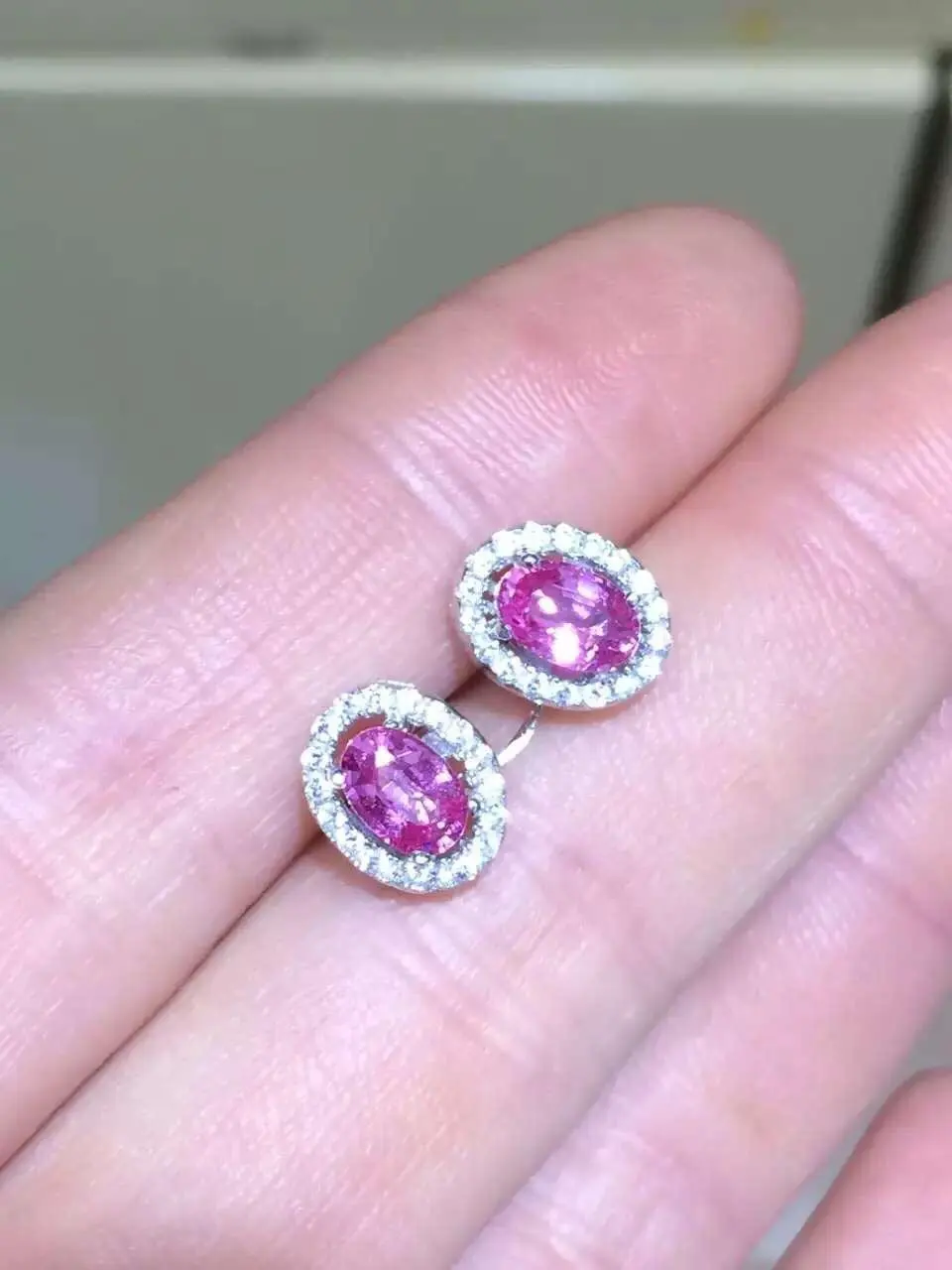 

2017 Brinco Qi Xuan_Fashion Jewelry_Pink Stone Elegant Woman Earrings_925 Solid Silver Elegant Earrings_Factory Directly Sales