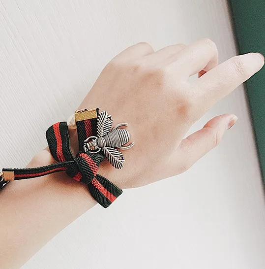 

Korean new fashion femme Vintage heart Bracelet Stripe Ribbon 3D bee Pendant bracelets for women Jewelry wholesale FSB437