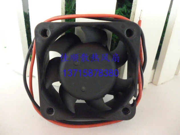 

Двухрядный шариковый вентилятор AFB0412VHB 40*40*15 12 В 0,24 А