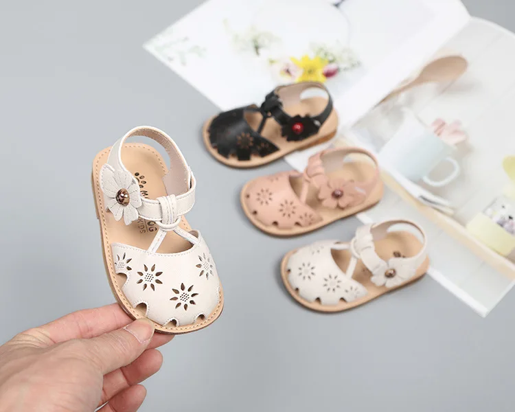 Claladoudou/11,5-13,5 см; брендовые первые сандалии для маленьких девочек; Летняя обувь с цветочным узором на ремешке для маленьких девочек; мягкая обувь на плоской подошве для младенцев