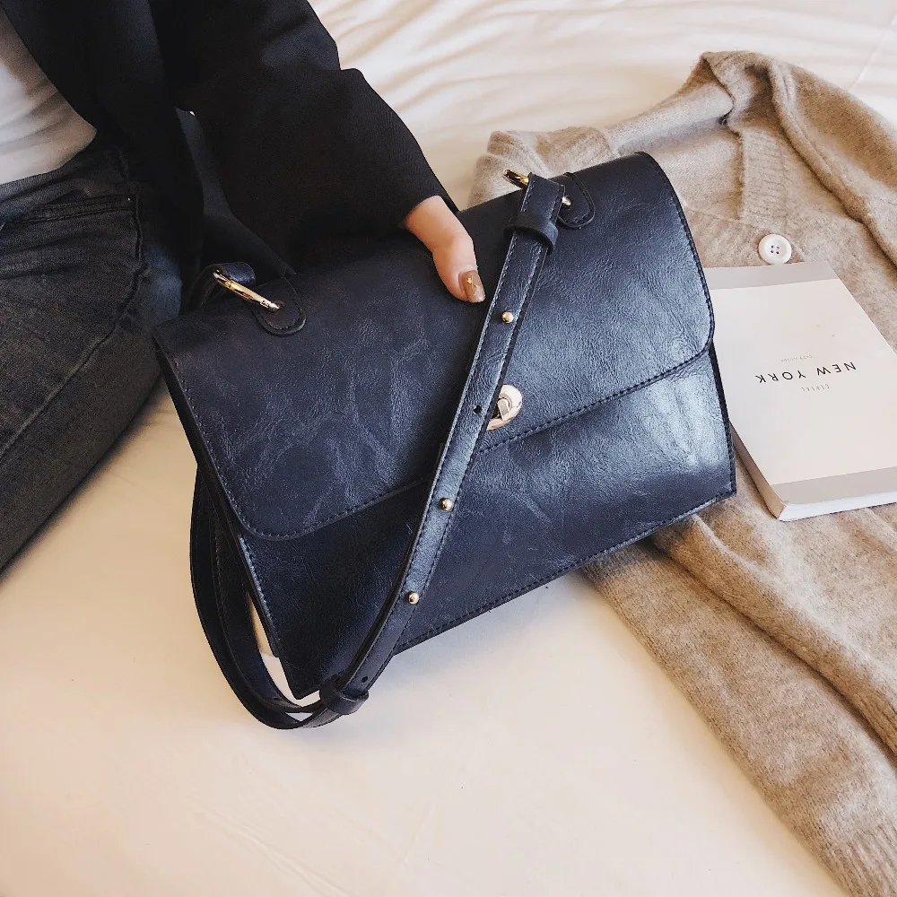 

One-shoulder Slanting Harbor Breeze Leisure and Commuting Texture Edition Simple Neutral Fashion Zipper Casual Occasion Bag