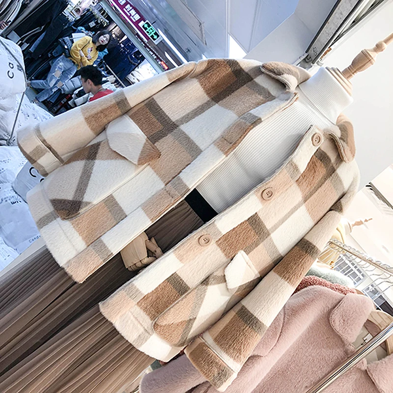 OLN 2019New Style Fashionable Winter Vintage Loose Lapel Fur One Short Coat Thick Pocket Plaid Temperament Women's Overcoat 0100