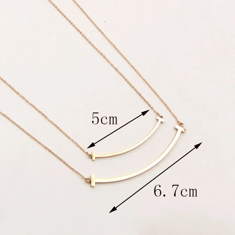 Hot Sell Top quality Titanium Steel Beautiful Smile Shape Chain Pendant Necklace Present Fashion Jewelry For Women Gift