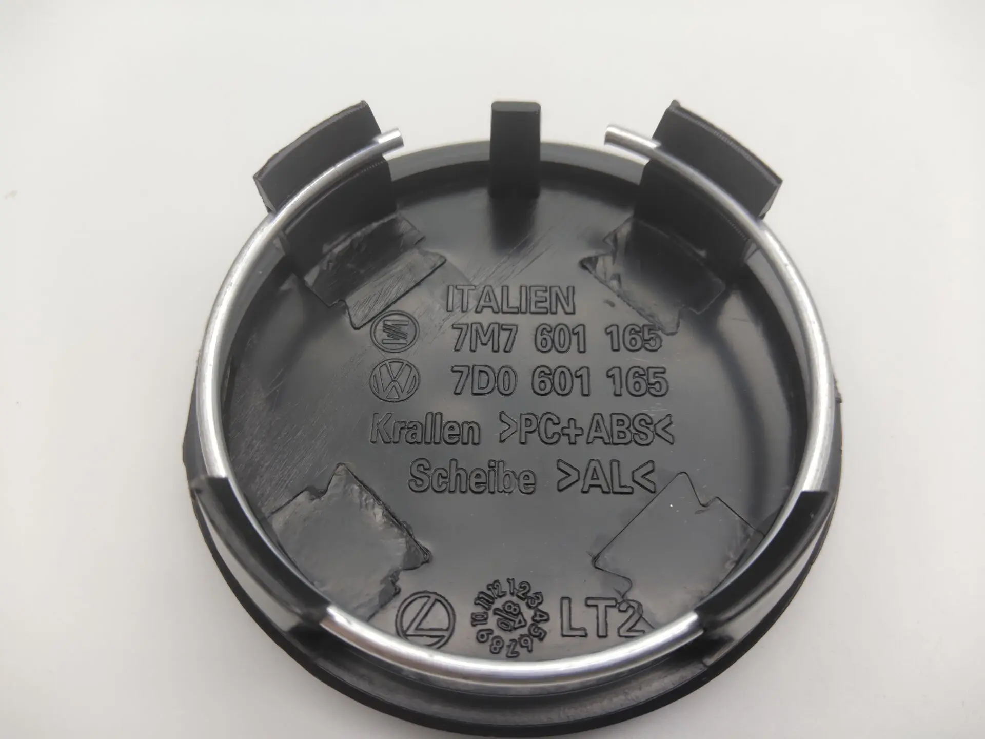 

4pcs/Set 63mm Logo Emblem Badge Wheel Center Hub Cap 7D0601165
