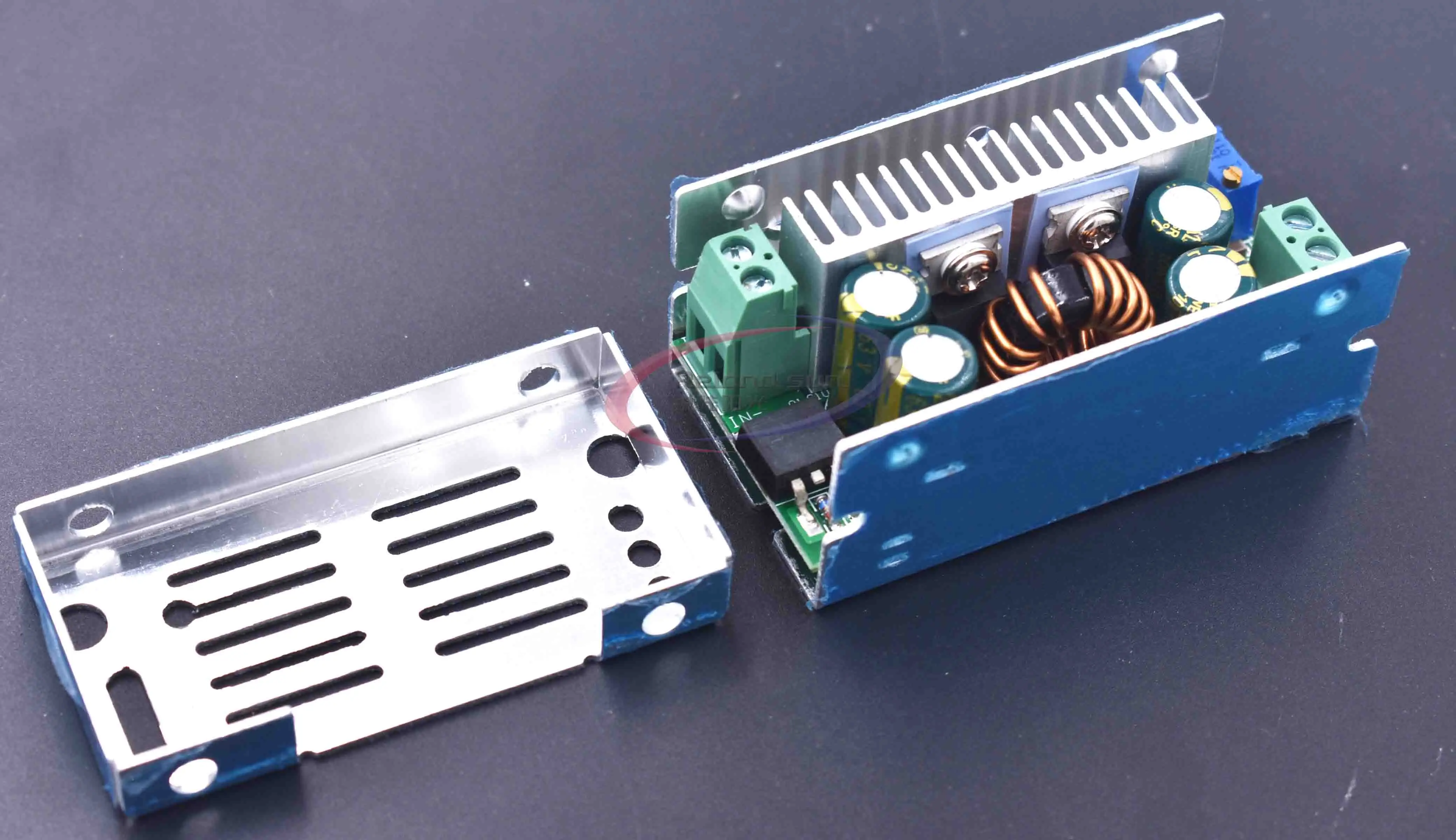 Cargador de voltaje ajustable, módulo de potencia con carcasa de ...