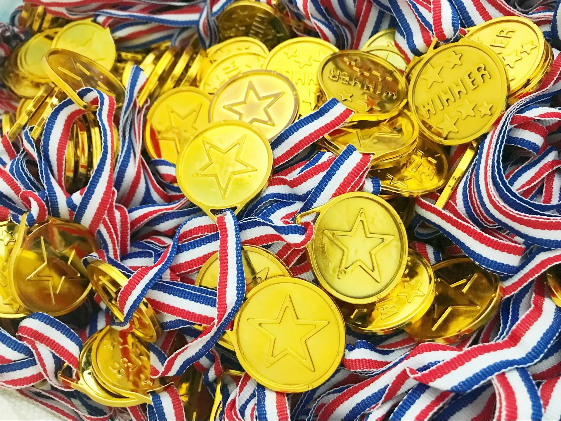 25pcs/50pcs Kids Children Gold Plastic Winners Medals Sports Day Party
