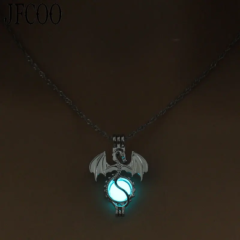

2019 fashion Women and Men Dragon Luminous Necklace Pendant Vintage Jewelry Necklaces Jewelry Dropshipping
