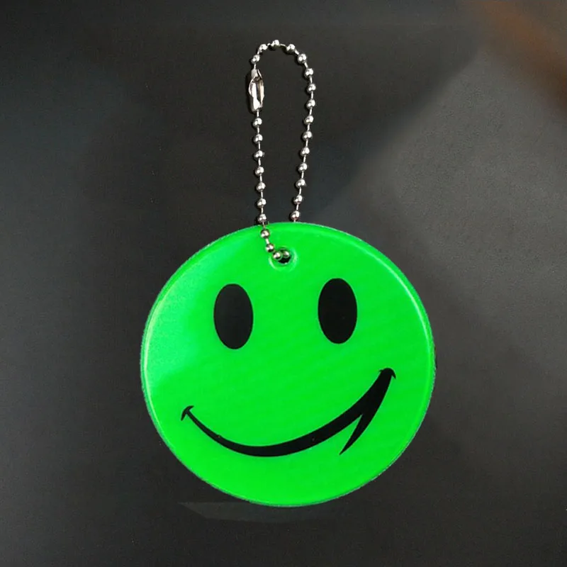 50 шт. светоотражающий брелок с улыбающимся лицом подвесные аксессуары для сумок для дорожного движения visibile Безопасность использования сумка орнамент - Название цвета: green