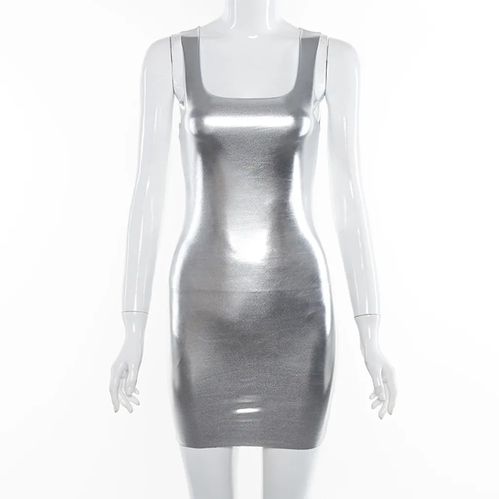 Женское платье без рукавов однотонное облегающее мини с круглым вырезом и