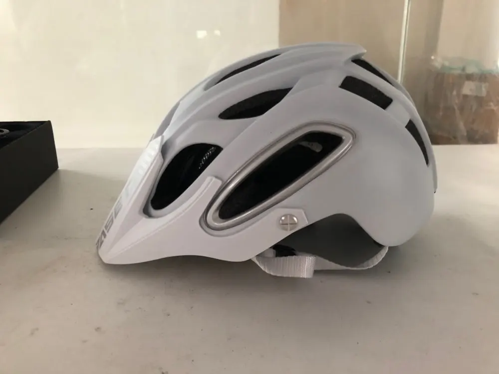 Велосипедный шлем матовый черный велосипедный шлем с визером casco ciclismo дышащий дорожный горный MTB CE открытый велосипедный шлем дешево Mtb