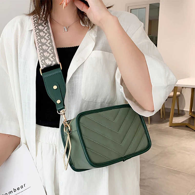 

ETAILL 2019 Famous Brand Camera Square Bag Brand Design Stripe Shoulder Bags Color Wide Shoulder Strap Women Messenger Bag