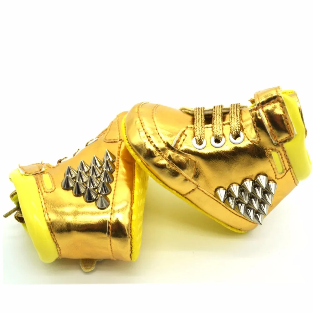 ROMIRUS/Новинка; дизайнерская брендовая изящная обувь с высоким берцем для маленьких мальчиков и девочек с крыльями Детская кроватка Bebe кроссовки; обувь для новорожденных Золотой ПУ кожа сапоги обувь