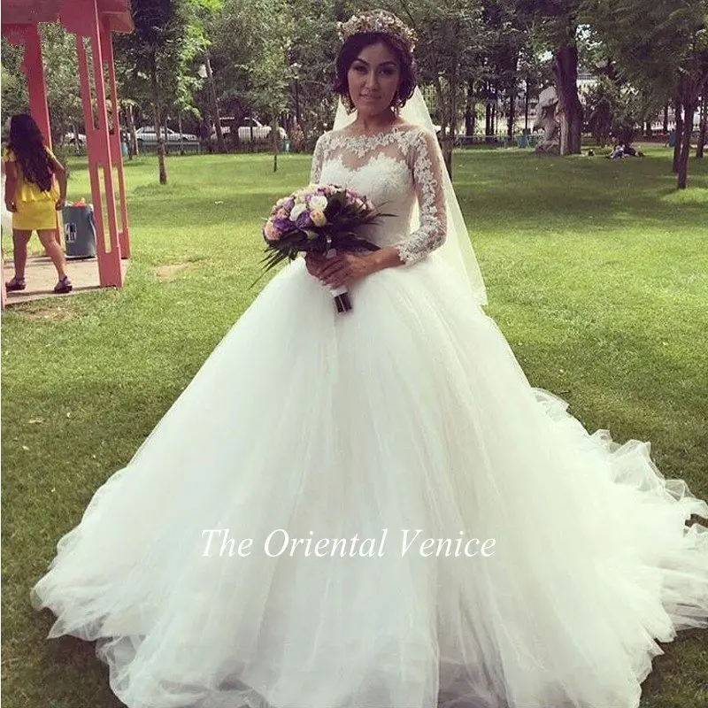 Aliexpress.com Acheter Romantique Dentelle robe de Bal Princesse Robes De Mariée Manches Longues Encolure Bateau Tulle Victorienne Robes De Mariée 2017