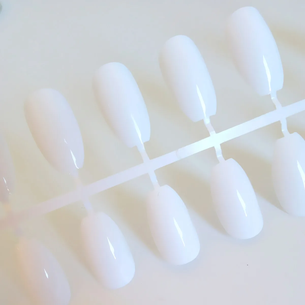 Fashion White Fake Coffin Nails Flat Top False Stiletto Nail New Lady Manicure Color Tree Nail