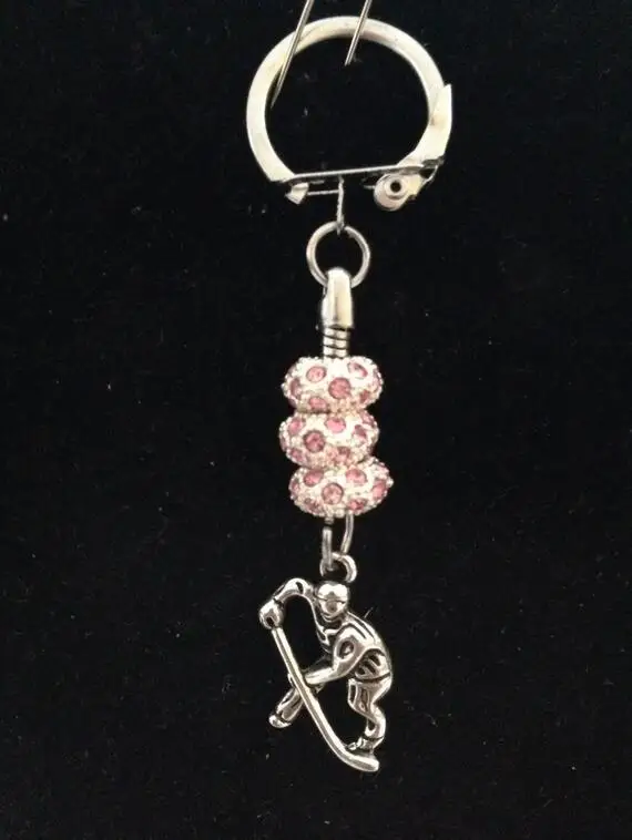 

Roller Skates Hockey Charm Keychain Vintage Silver Hockey Players beads Trace Chains Key Chain DIY Fit Jewelry 10Pcs