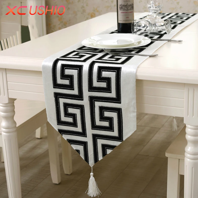 32x210cm Flocking Modern Geometric Pattern Bronzing Table Runner Cloth