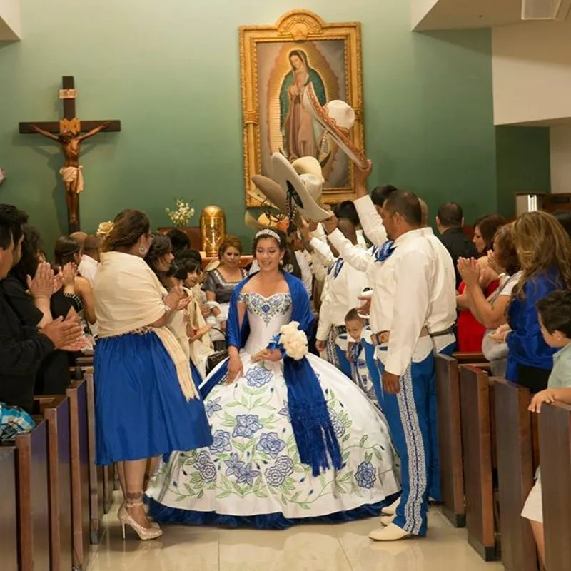 Белый и синий вышивка бальные платья с открытыми плечами милая длинное бальное платье для светской львицы Vestido de 15 nos - Цвет: Синий