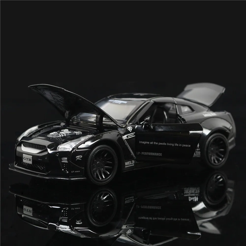 1:32 Nissan GTR, модель автомобиля из сплава, звук и светильник, оттягивающийся автомобиль, литье под давлением, электронные игрушечные машинки, подарок на день рождения