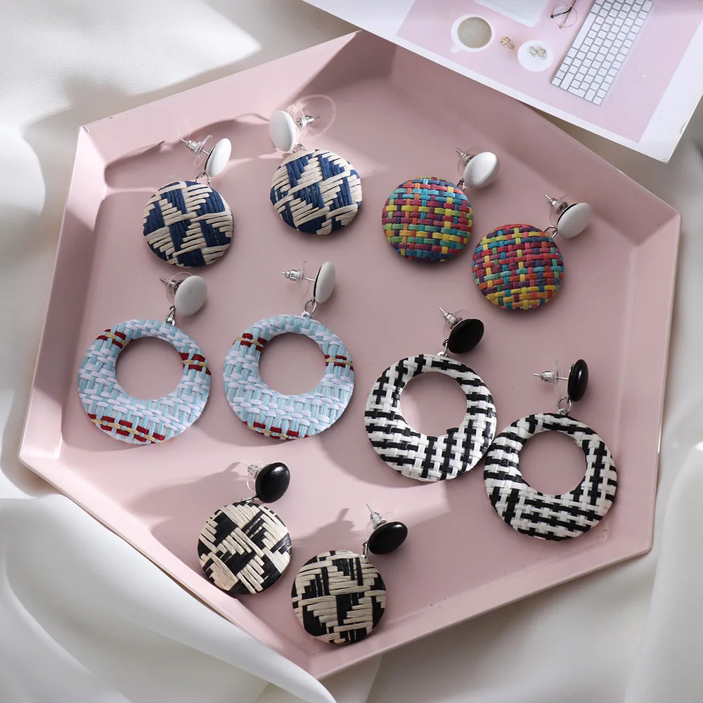 

Bohemian Handmade Woven Wooden Rattan Earrings Women Retro Bamboo Straw Drop Earrings Geometric Round Statement Earrings