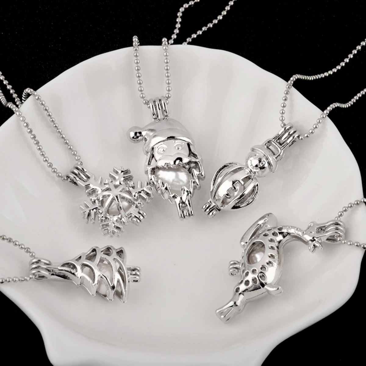 

Charming Christmas Jewelry Gift Fashion Snowflake Locket Necklaces Punk Imitation Pearl Cage Pendant Diffuser Necklace Kolye