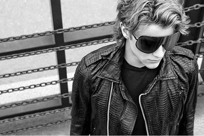 3517649377_1460199194