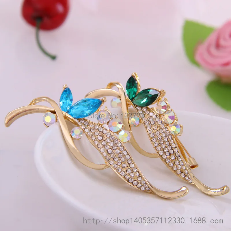 

2017 Fashion Delicate Rhinestone Brooch Bouquet Crystal Cat-Eye Stone Corsage Personality Flower Corsage Pin Cape Buckle Female