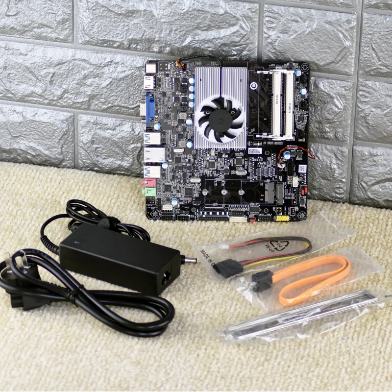 حاسوب شخصي مكتبي رقيقة البسيطة N3160 المتكاملة J3160 أربعة النواة THIN-ITX PC البسيطة اللوحة العاصمة بالطاقة مع موائم مصدر تيار