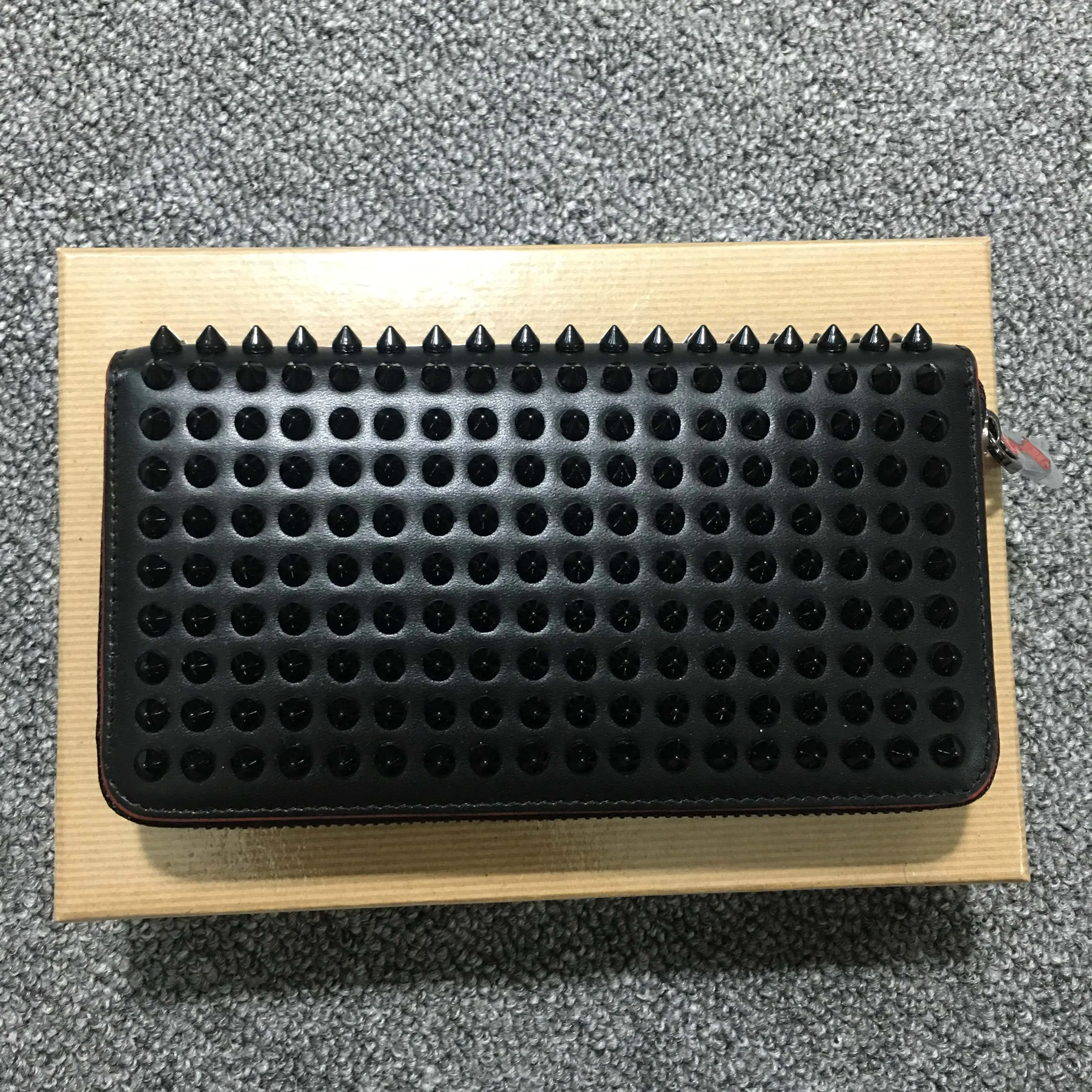 2019 Top Rushed Genuine Leather Unisex Business European And American Leather Wallet For Edge Rivet Zipper Hand Bag Male Female 2019 Top Rushed Genuine Leather Unisex Business European And American Leather Wallet For Edge Rivet Zipper Hand Bag Male Female