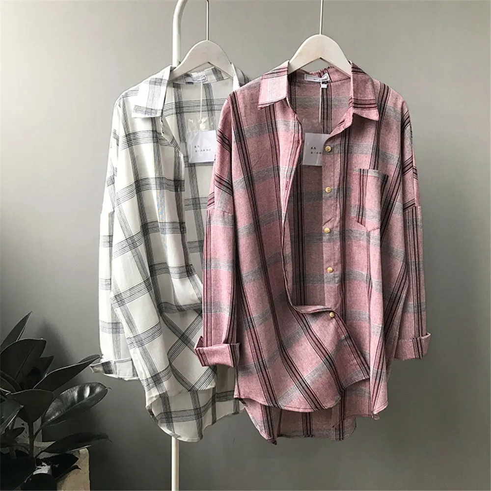 Big Loose women plaid blouses shirts 2018 Women Office Air Conditioner Blouse Shirt Female Outerwear Casual Pocket Shirts (3)