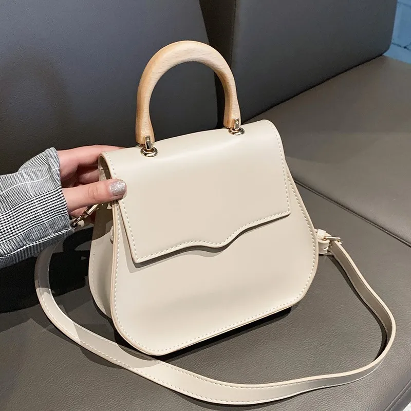 

2019 Women pu Leather Crossbody bag purses Belt Flap Shoulder bag mini handbag Pure color mujer Casual adjustable messenger bag