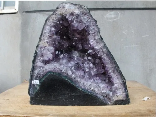 

Natural amethyst geode QUARTZ Crystal