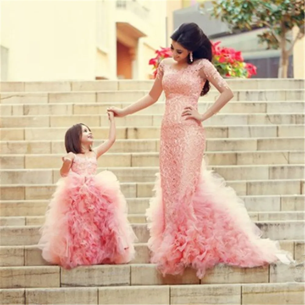 

2019 New Flower Girl Dresses Blush Pink First Communion Gowns For Girls Ball Gown Cloud Beaded Pageant Gowns Vestido De Daminha