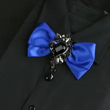 Мужские вечерние костюмы ручной работы в британском стиле для жениха, рубашки с галстуком-бабочкой, фирменный дизайн с кристаллами, стразами и лентой, галстуки для шеи