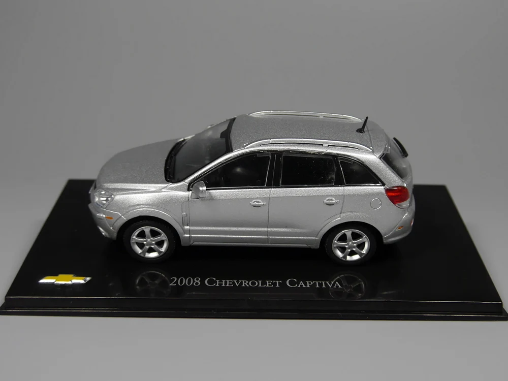 Авто ИНН-ixo 1:43 Chevrolet Captiva 2008 литая модель автомобиля