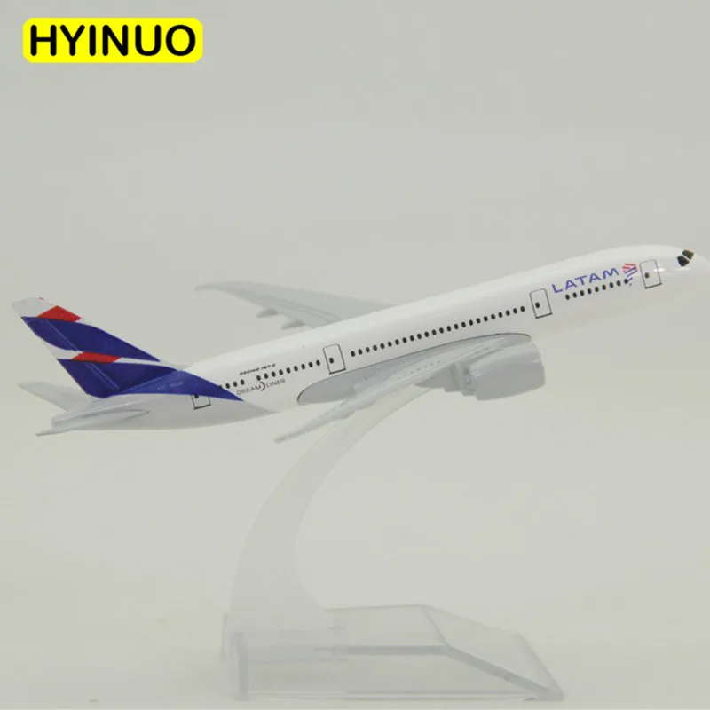 

About 14.8CM 1:400 Boeing B737 Model Chile LATAM Airlines W Base Airbus Metal Alloy Aircraft Plane Collectible Display Model Toy