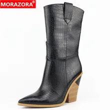 MORAZORA/Прямая поставка; Брендовые женские ботинки; модные ботинки до середины икры на танкетке с острым носком; ковбойские ботинки из микрофибры; сезон осень-зима