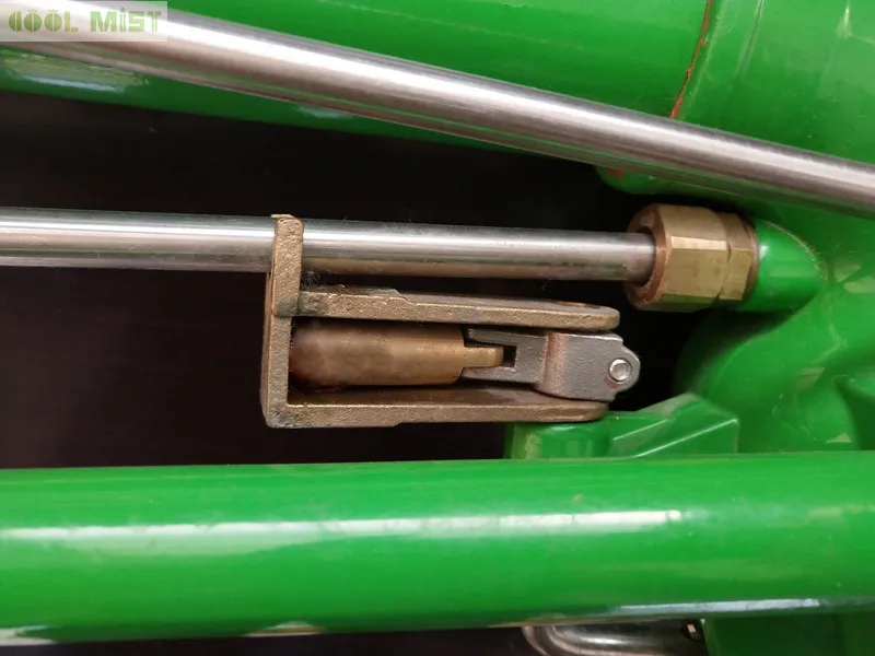 Spray gun details (3)