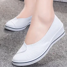 Обувь на плоской подошве г. Новые модные женские туфли для медсестры из хлопчатобумажной ткани на платформе, большие размеры 4-9 Мягкие Нескользящие водонепроницаемые Мокасины для женщин