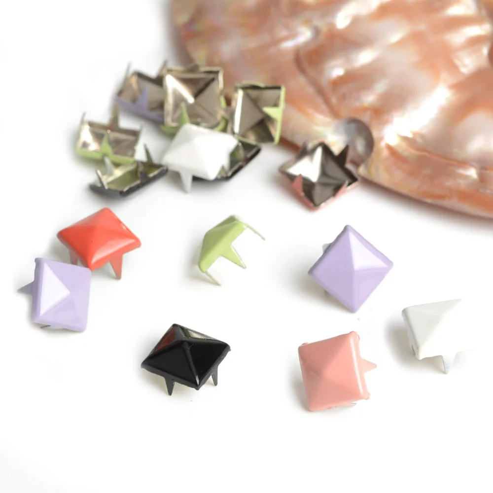 

100pcs 8mm Random Mix Colors Pyramid Studs Nailheads Spike Punk Leather Bracelets Belt Bag rivet Apparel Sewing Garment Rivet
