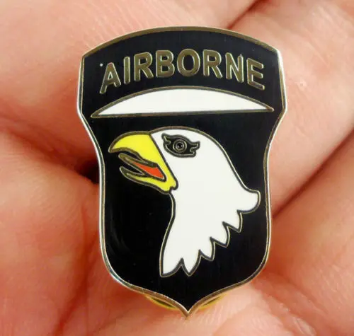 

US Army 101st Airborne Hat Lapel Pins badge insignia